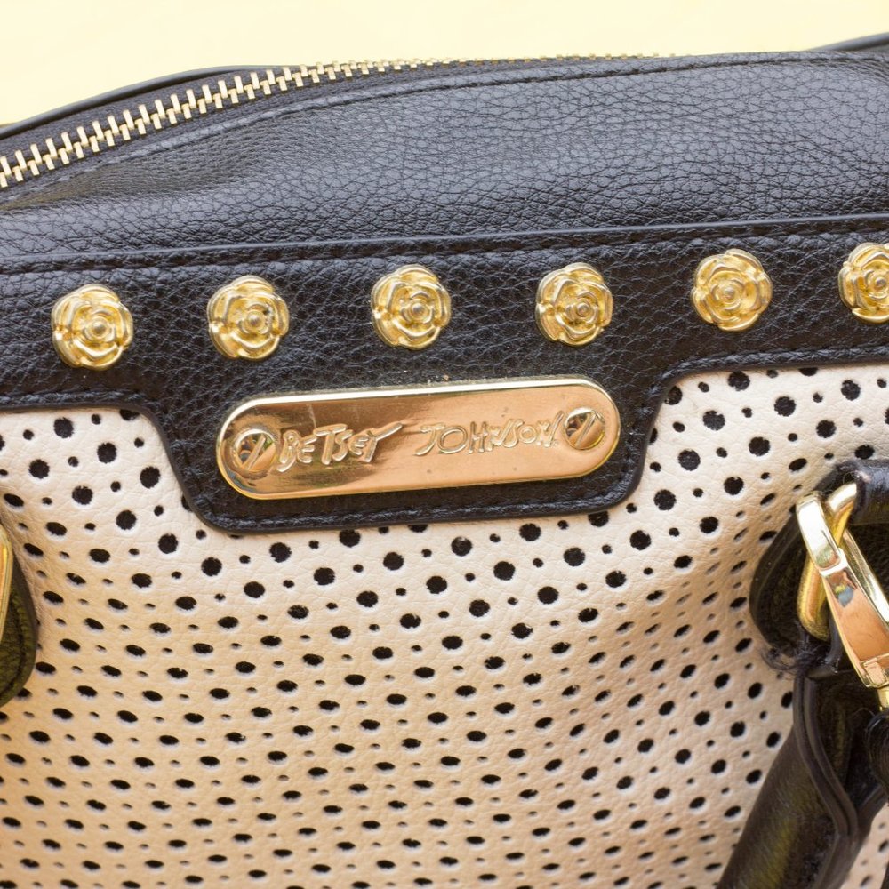 Betsey Johnson Cream & Black Shoulder Bag - Picture 2 of 7